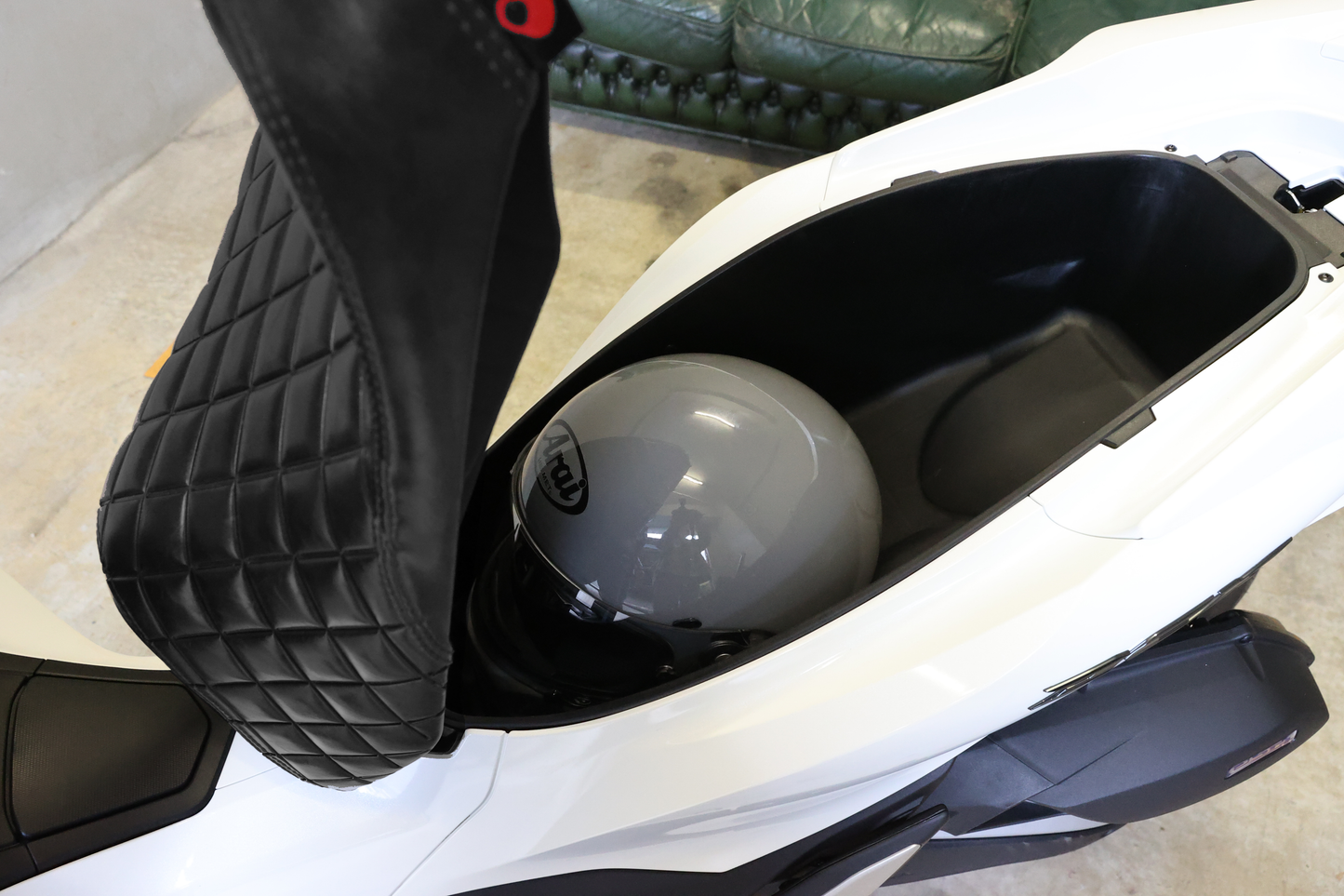 PCX-001 ZEN Helmet Inn Brack Seat メットインローダウンシート Honda PCX