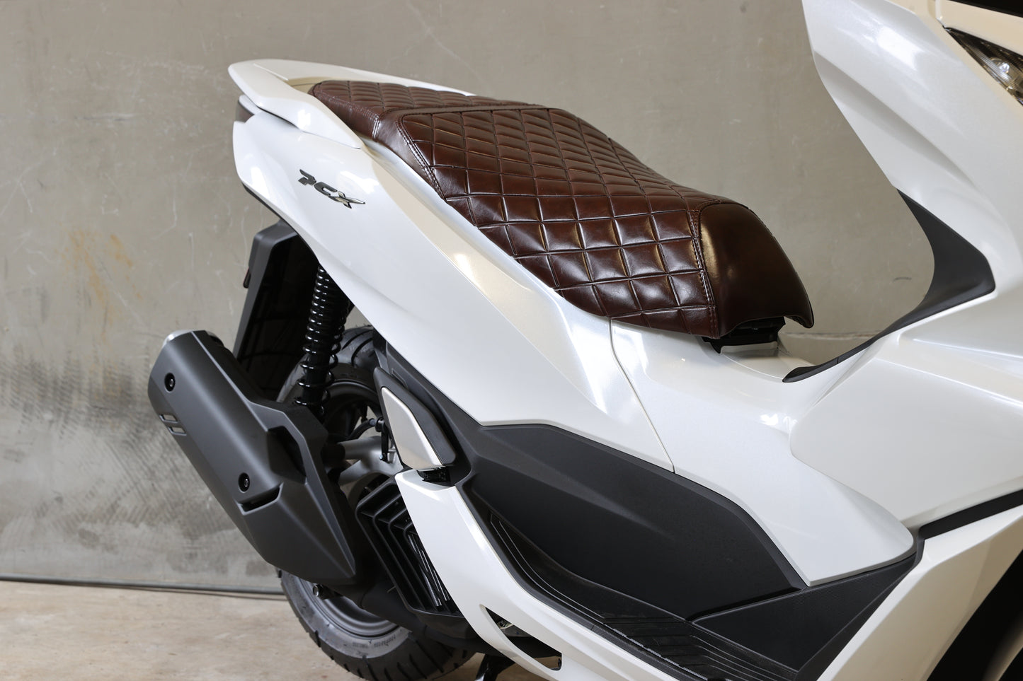 PCX-004  ZEN Ultra Low Down Brown Seat 超ローダウンシート Honda PCX